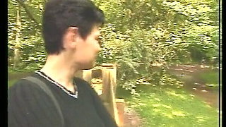 Vom Wald ins Bett gefickt