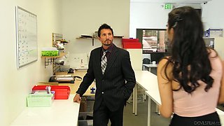 Office whore Violet Myers gets intimate with co-worker right on the table