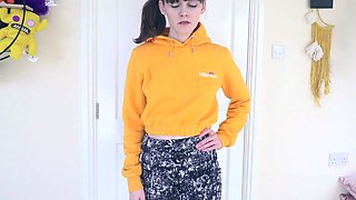 Amateur Webcam Cute Teen Plays Solo