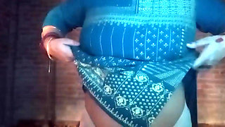 New Bhabhi Having Nude Show with Fingers