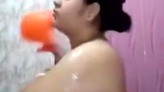 Indian Chubby Aunty Bathing Selfie