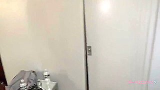 Gigantic Meatpipe Boinks Super-hot Guy Beaver