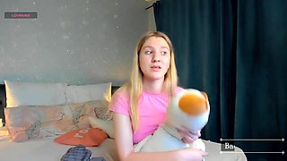 Perfect big ass and natural big boobs blonde skinny teen - Blonde