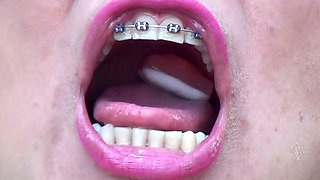 Swallowing Extreme and Big Pig-shaped Rubber Bands