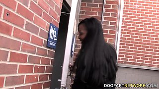 Busty Ebony Aryana Starr Sucks Big White Cock - Gloryhole