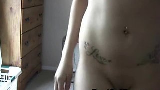 Horny Tattooed Babe Shakes Her Sexy Booty On Cam
