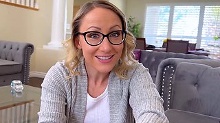 Hot ho gives blowjob and handjob in hot pov scene