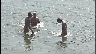 Bisexual chain where dude fucks dude's ass while he is fucking blonde chubby maure