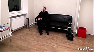 Kurvige Schwangere Deutsche - Vom Frauenarzt Gefickt Und Freund Ist Nebenan 15 Min