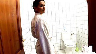 Nude Eve Angel masturbating!