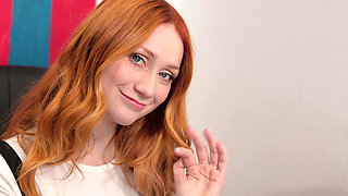 VRSpy - Scarlet Don't Let You Go'