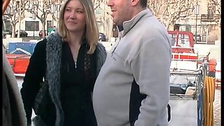 Blonde salope se fait defoncer le petit cul