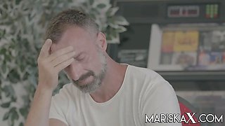 MARISKAX Zaawaadi gets nailed while visiting a cafe