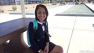 Anal masturbation fan Holly Hendrix is ready to be analfucked doggy style