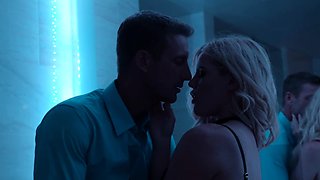 Tonight's Girlfriend - Nikki Sweet fucks a fan