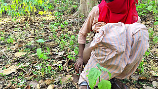 The Brother-in-law Took the Sister-in-law to the Forest on the Pretext of Roaming