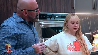 MUCH OLDER Boyfriend Meeting Her Parents On Thanksgiving! ~ Full Trailer
