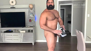 Muscle Bear webcam show in underwear and happy ending