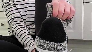 Hot amateur teen girl solos masturbation
