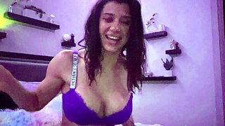 Big boob brunette masturbates on webcam