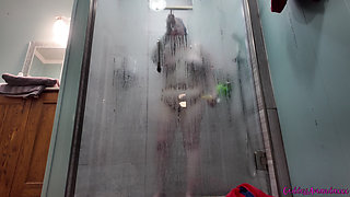 Sexy BBW Amanda Teasing in the Shower