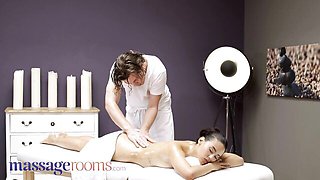 Winsome Andreina Deluxe - pornstar dirt - Massage Rooms