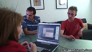 Old mature office lady gets double penetrated
