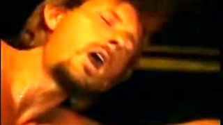 Il Dottore le prova tutte...(F)