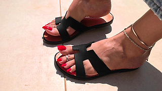 Flat Sandals Play
