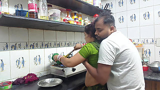 Bihari hot saree wali bhabhi fucking with her devar in kitchen room