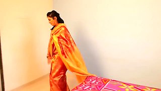 Boy romance with mature aunty