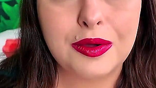 Home Wrecking Red Lips - Your Best Friend Sydney Screams Won't Let You Cheat Even if You're Obsessed with Red Lips
