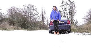 Stunning European lady Naomi Bennet likes pissing on the cam