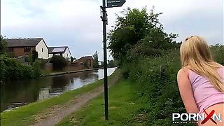 Nasty huge ass blonde Paige pissing by the road