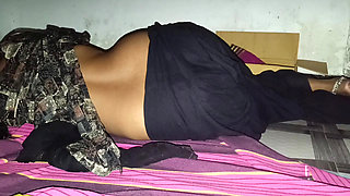 Ruko bhabhi Koi a Gaya main dekhta hun