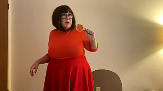 Velma is a slut for her neighbor