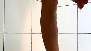 Omege amateur girl masturbating her sweet ass