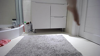 Beautiful Girl Masturbating and Cum After Shower