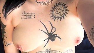 Live brunette camgirl toys masturbate orgasm