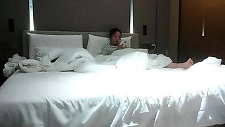 Amateur gives husband blowjob live on cam